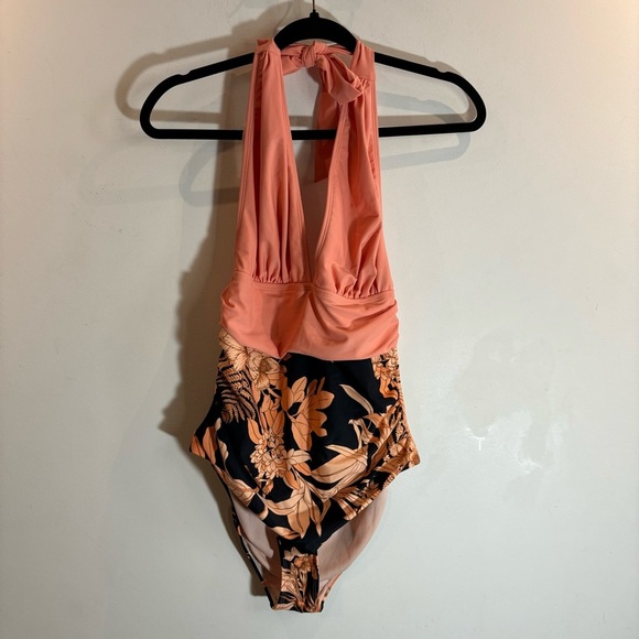 CUPSHE Sz M Solid Colourway Halter Top Paisly Floral BottomBathing Suit NEW - Picture 2 of 8